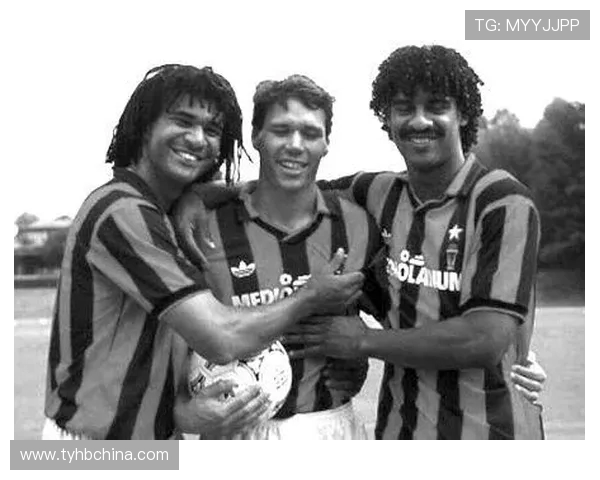 黑白剑条衫与意甲队服设计哲学的永恒法则探索